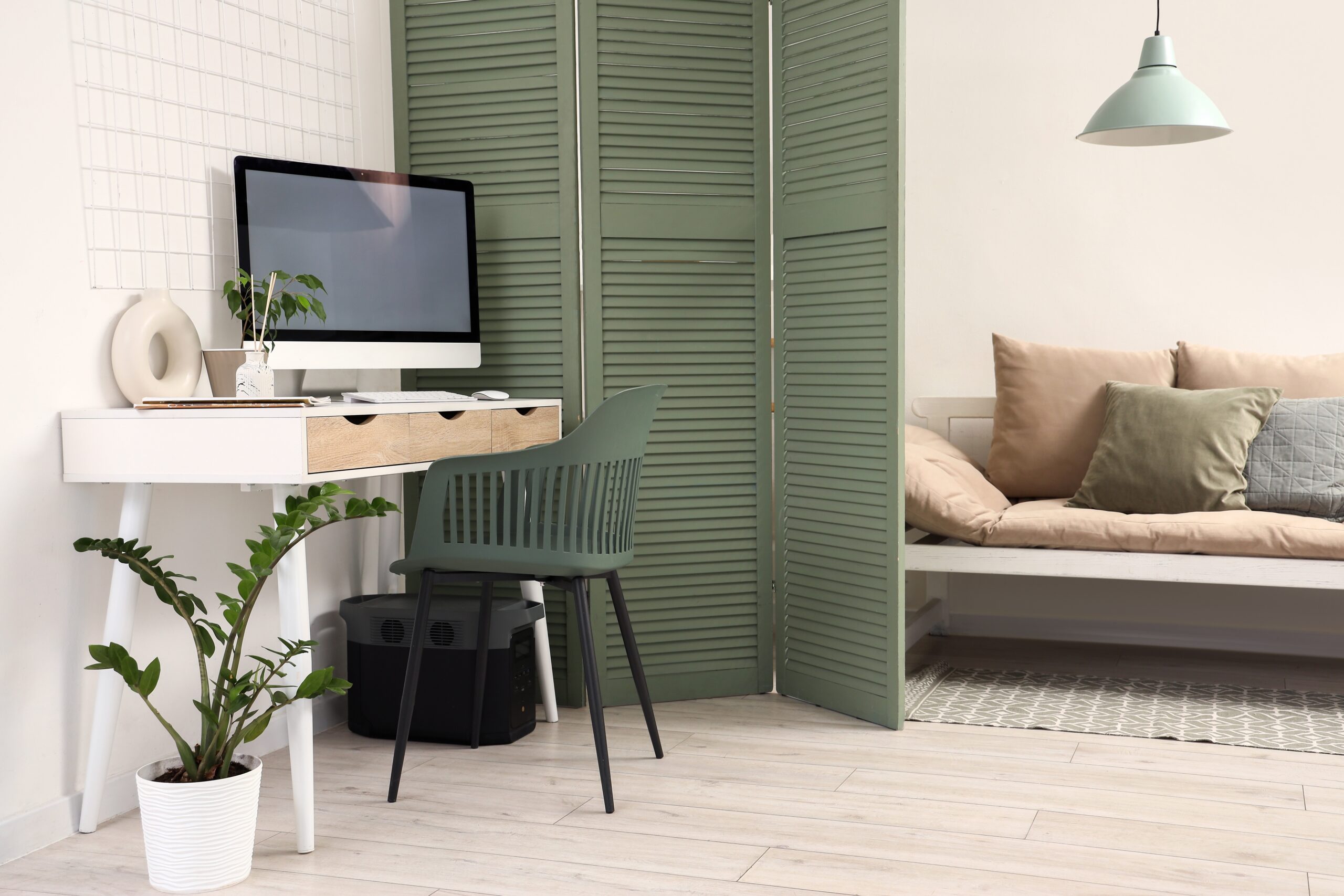 How to make a desk corner work in a living room