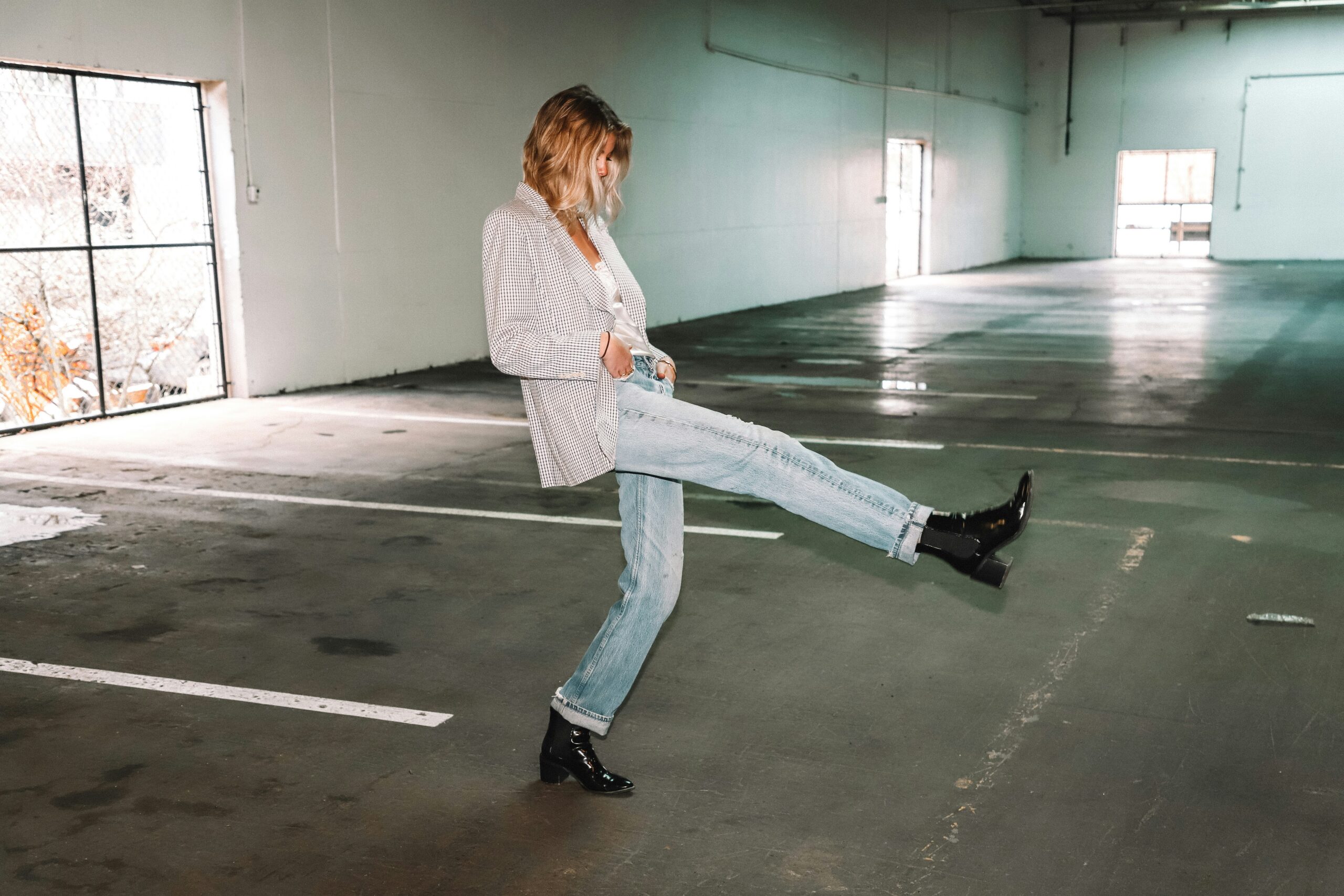 Straight-leg jeans: 5 outfit formulas for everyday plans