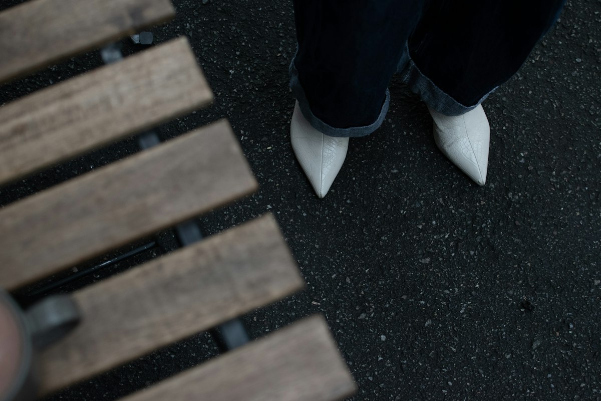 Trouser length for flats, sneakers, and heels: where to hem